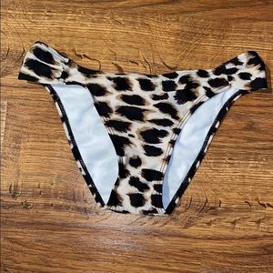 Leopard bikini bottom